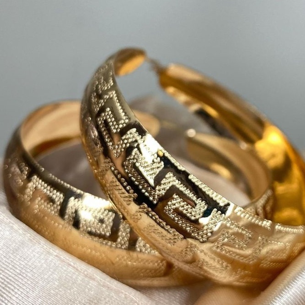 NEW LUXURY 18K GOLD HOOP EARRINGS - Picture 2 of 6